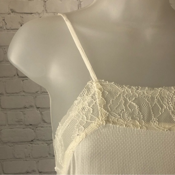 Women's Intimately Free People White Textured Fabric Lacy Mini Dress. Size XS - Picture 7 of 16